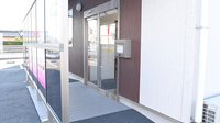 小笠薬局の入口
