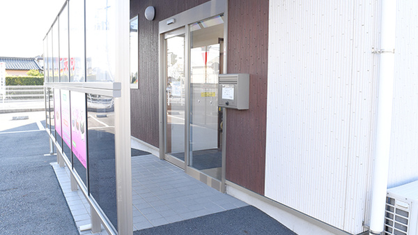 小笠薬局の入口