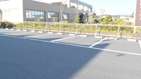 小笠薬局の駐車場