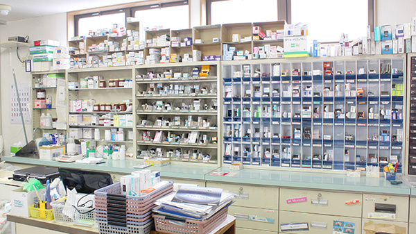 ひまわり薬局の調剤室