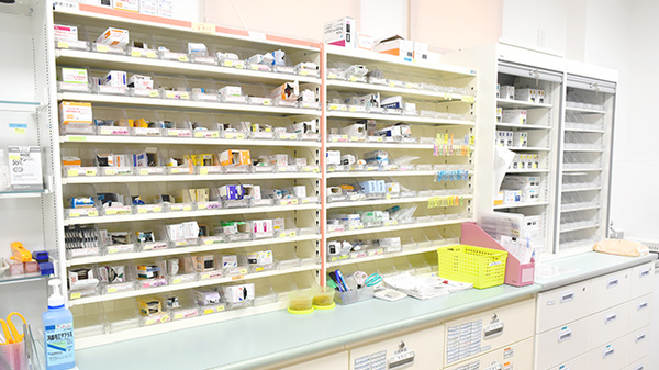 あるぷす薬局今之浦店の薬棚
