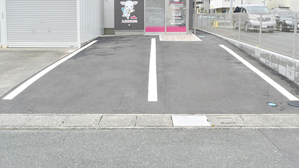 あるぷす薬局今之浦店の駐車場