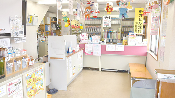 入野めだか薬局の受付/カウンター