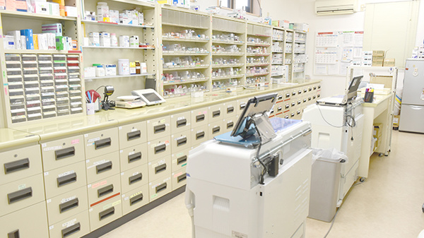 あるぷす薬局於呂店の調剤室