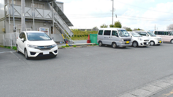 あるぷす薬局於呂店の駐車場