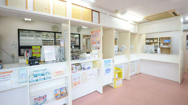 馬郡薬局の受付/カウンター