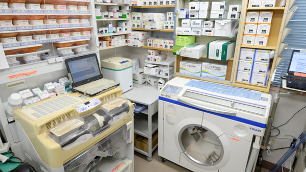 馬郡薬局の調剤器具