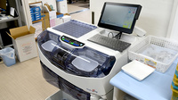 ドライブスルーとよおか薬局の調剤器具