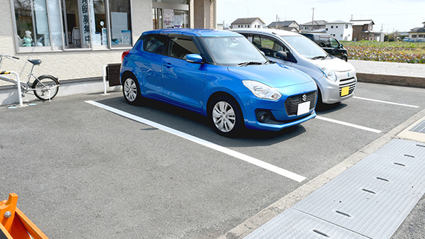 にんにん薬局の駐車場