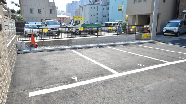 薬局まいるーむ葵店の駐車場