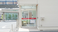 開陽薬局の入口