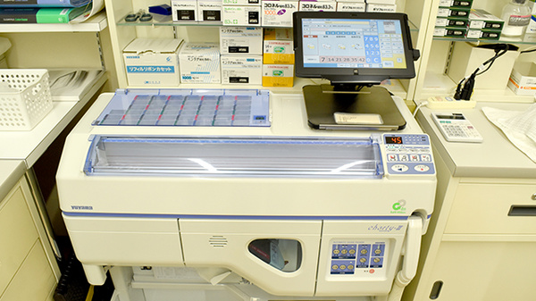 ペンギン薬局香呑店の調剤器具