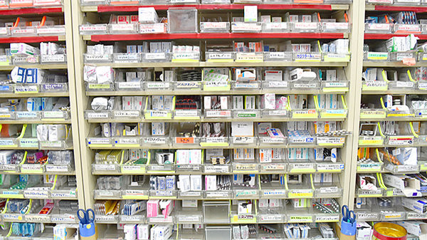 たんぽぽ薬局　千早店の薬棚