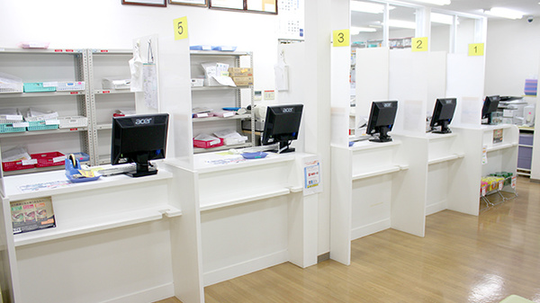 たんぽぽ薬局　中川店の受付/カウンター