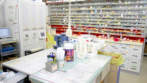 たんぽぽ薬局　中川店の調剤室