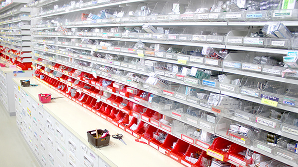 たんぽぽ薬局　中川店の薬棚