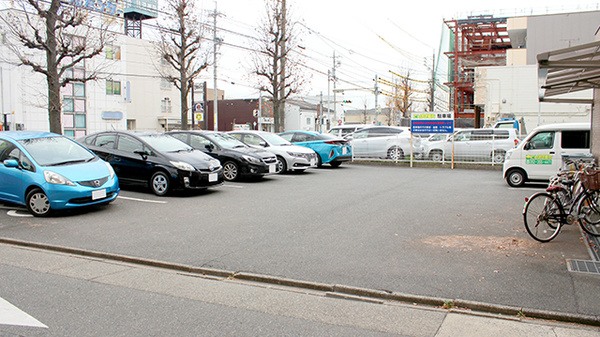 たんぽぽ薬局　中川店の駐車場