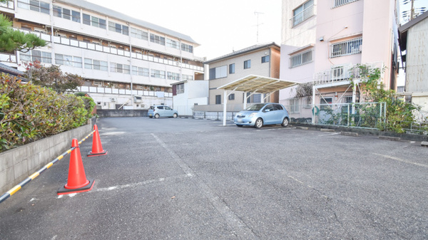 上脇調剤薬局の駐車場