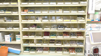 エム・エヌ調剤薬局港店の薬棚