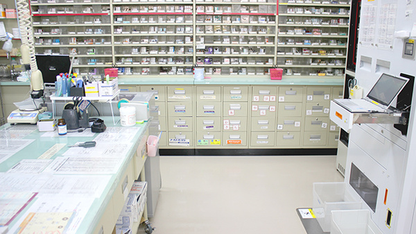 たんぽぽ薬局　木場店の調剤室