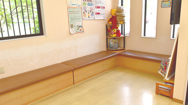 きのはな調剤薬局 緑店の待合スペース