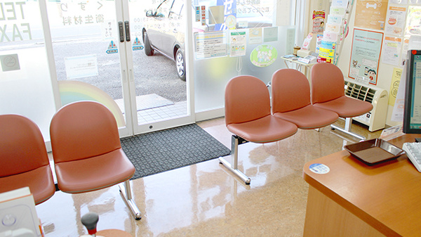 たんぽぽ薬局　桃山店の待合スペース