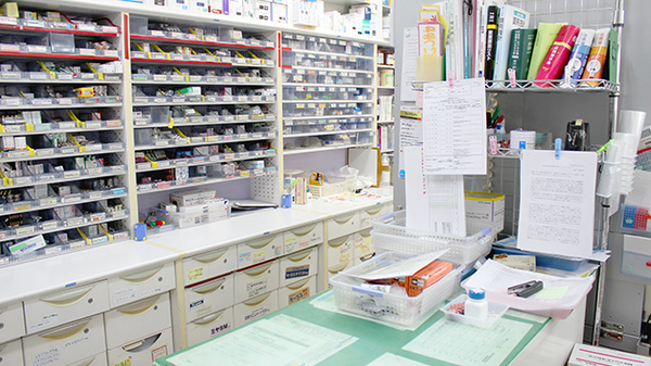たんぽぽ薬局　桃山店の調剤室
