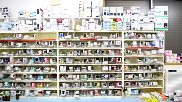 マイスター薬局徳重店の薬棚