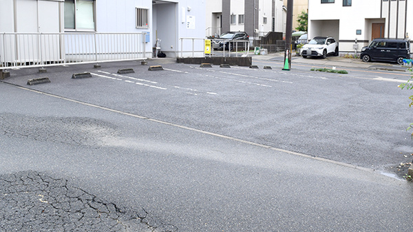 マイスター薬局徳重店の駐車場