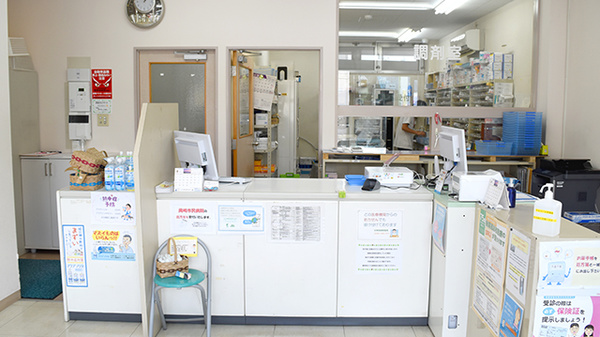 中岡崎調剤薬局の受付/カウンター