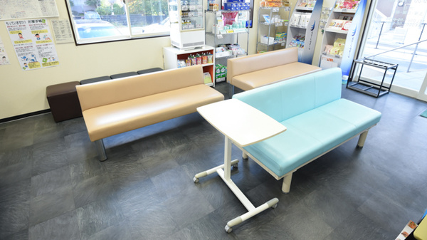 七福神薬局の待合スペース