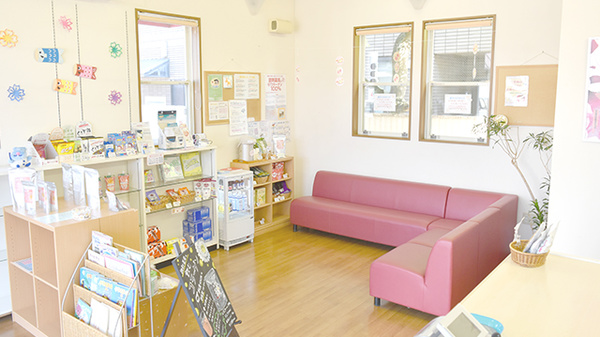 リーフ調剤薬局乙川店の待合スペース