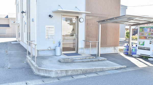 大池調剤薬局の入口