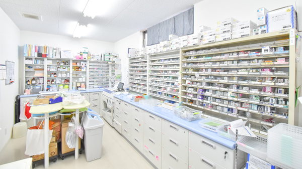 かみいけ調剤薬局の調剤室