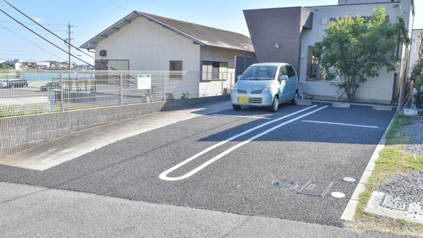 かみいけ調剤薬局の駐車場