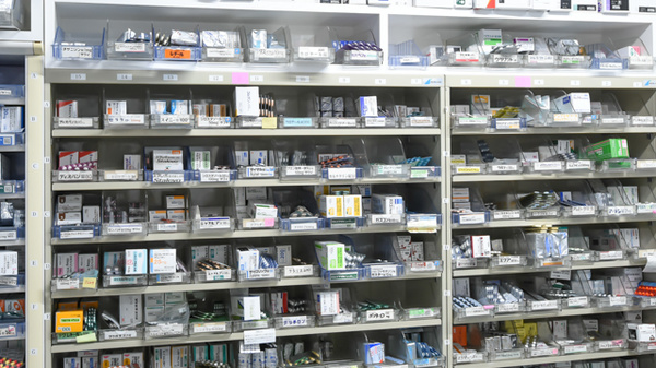 清祥薬局の薬棚