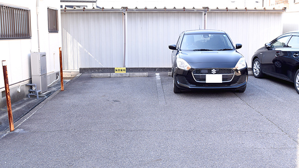 長田薬局の駐車場