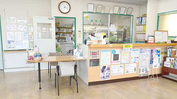 くすりの村薬局の受付/カウンター