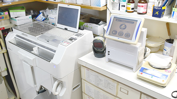 くすりの村薬局の調剤器具