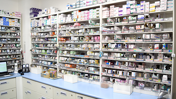 ヤナセ薬局　保見店の薬棚