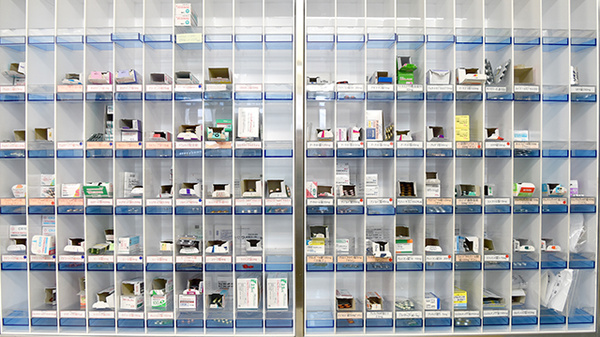 ヤナセ東海調剤薬局ひがし豊栄店の薬棚