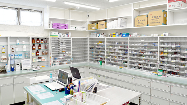 ヤナセ薬局田中店の調剤室