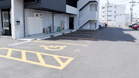 ヤナセ薬局土橋店の駐車場