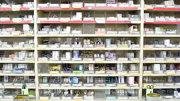 たんぽぽ薬局　西尾店の薬棚