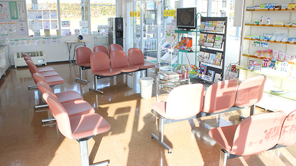 たんぽぽ薬局　蒲郡店の待合スペース