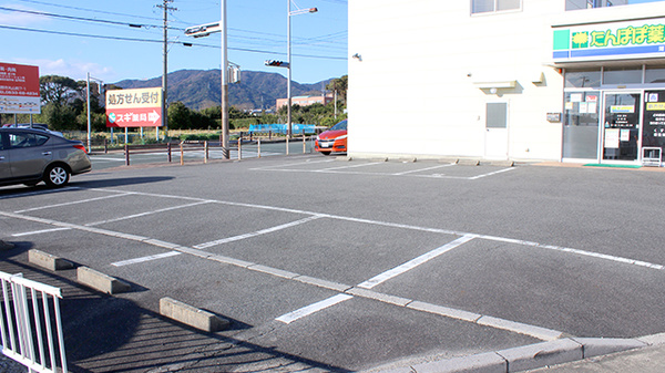 たんぽぽ薬局　蒲郡店の駐車場