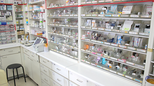 たんぽぽ薬局　形原店の薬棚