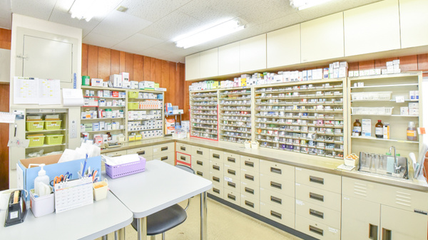 ファーマシーわかくさ薬局の調剤室