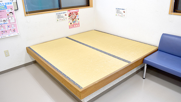 中央調剤薬局太田川店の待合スペース