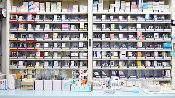 しょうなん調剤薬局柊山店の薬棚